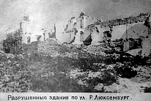 Каменец-Подольский. Руины. Брошенная
военная техника